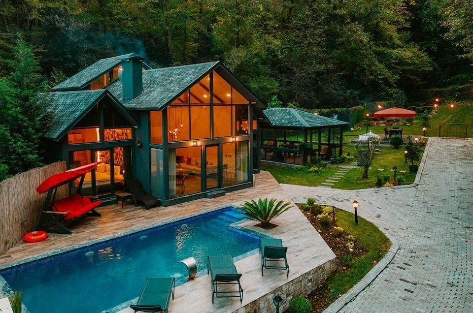 Sapanca’da Sonbahar Molası: 4 Yıldızlı Alfa Suites & Spa’da Kişi Başı 8.065 TL’den Başlayan Fiyatlarla 2 Gece Verandalı Bungalov & Kahvaltılı Kaçamak