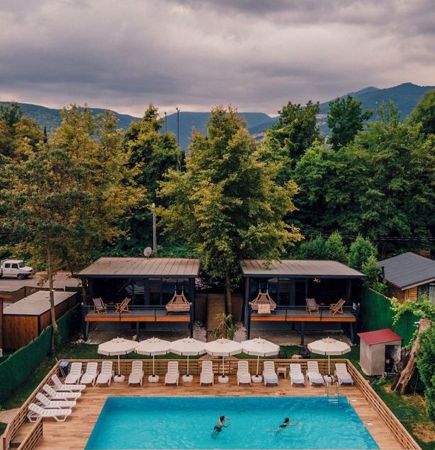 Sapanca Kırkpınar’da Doğa Kaçamağı: Kıyı Bungalov’da Yetişkin Başı 13.500 TL’den Başlayan Fiyatlarla 2 Gece Ailece Kahvaltı Dahil Konaklama