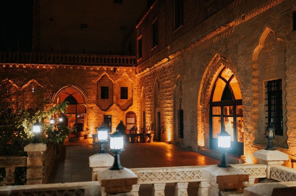 Mezopotamya’da Masal ve Eğlence: Tarihi Maridin Hotel’de Kişi Başı 16.575 TL’den Başlayan Fiyatlarla 3 Gece Yöresel Kahvaltılı & Aktiviteli Mardin Kaçamağı